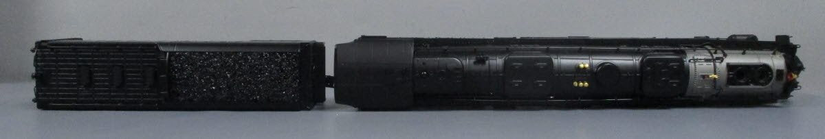 Lionel 6-38010 O Gauge Clinchfield 4-6-6-4 Challenger Steam Engine & Tender #673 LN/Box