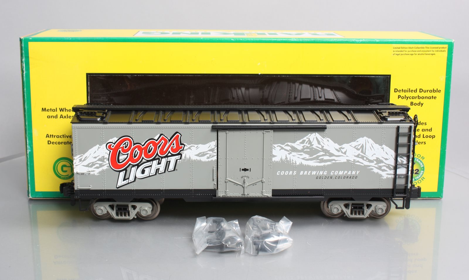 MTH 70-78027 G Scale Coors Light 40' Reefer Car