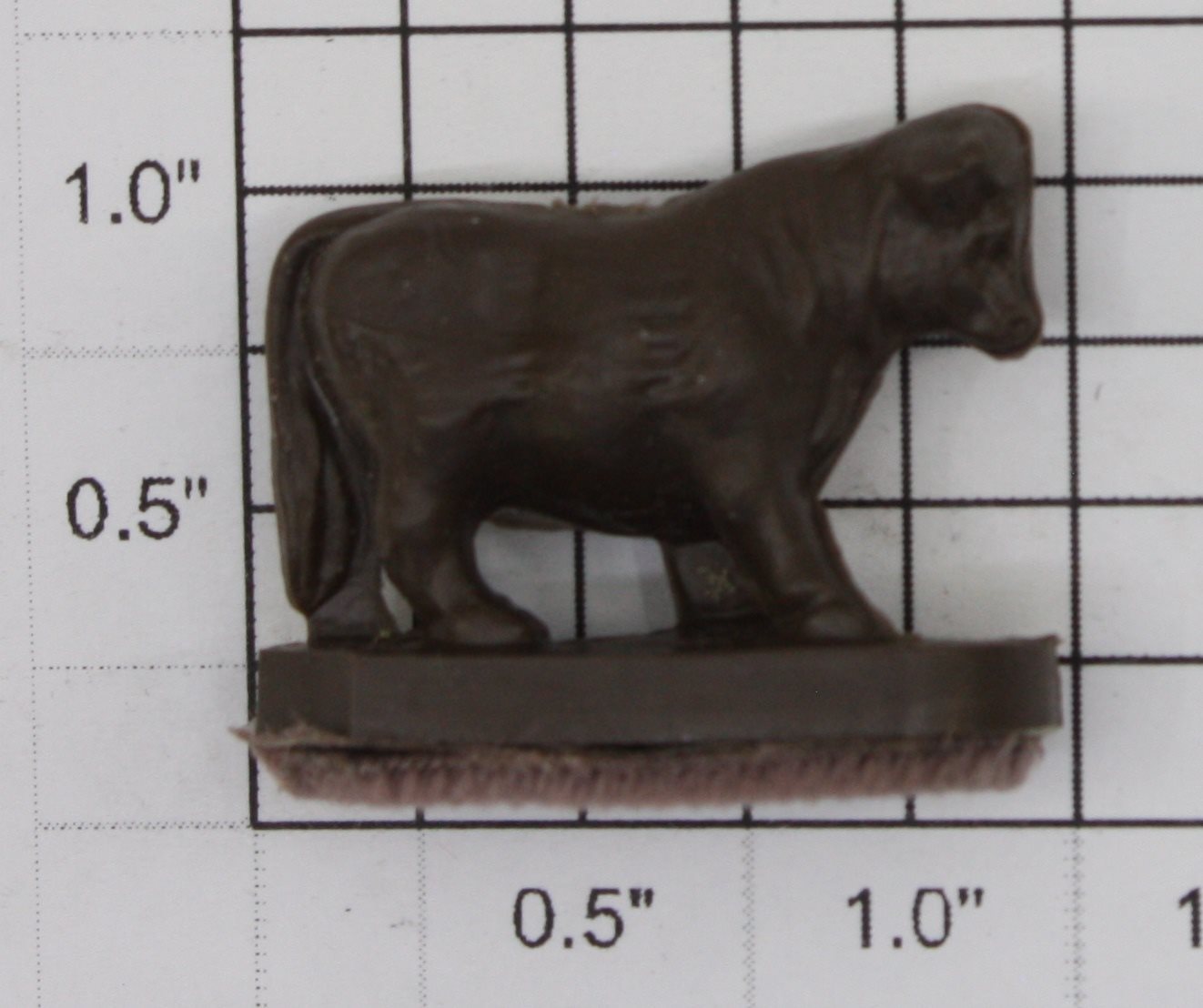 Lionel 19800-52 O Gauge Brown Cattle Figure with Pad