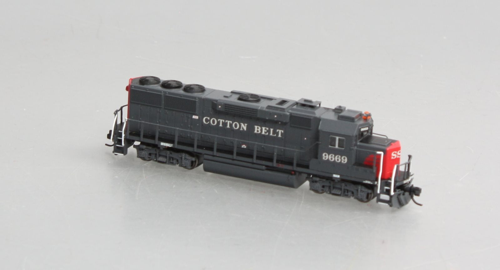Fox Valley Models 70852 N Cotton Belt EMD Late GP60 Diesel Locomotive #9669