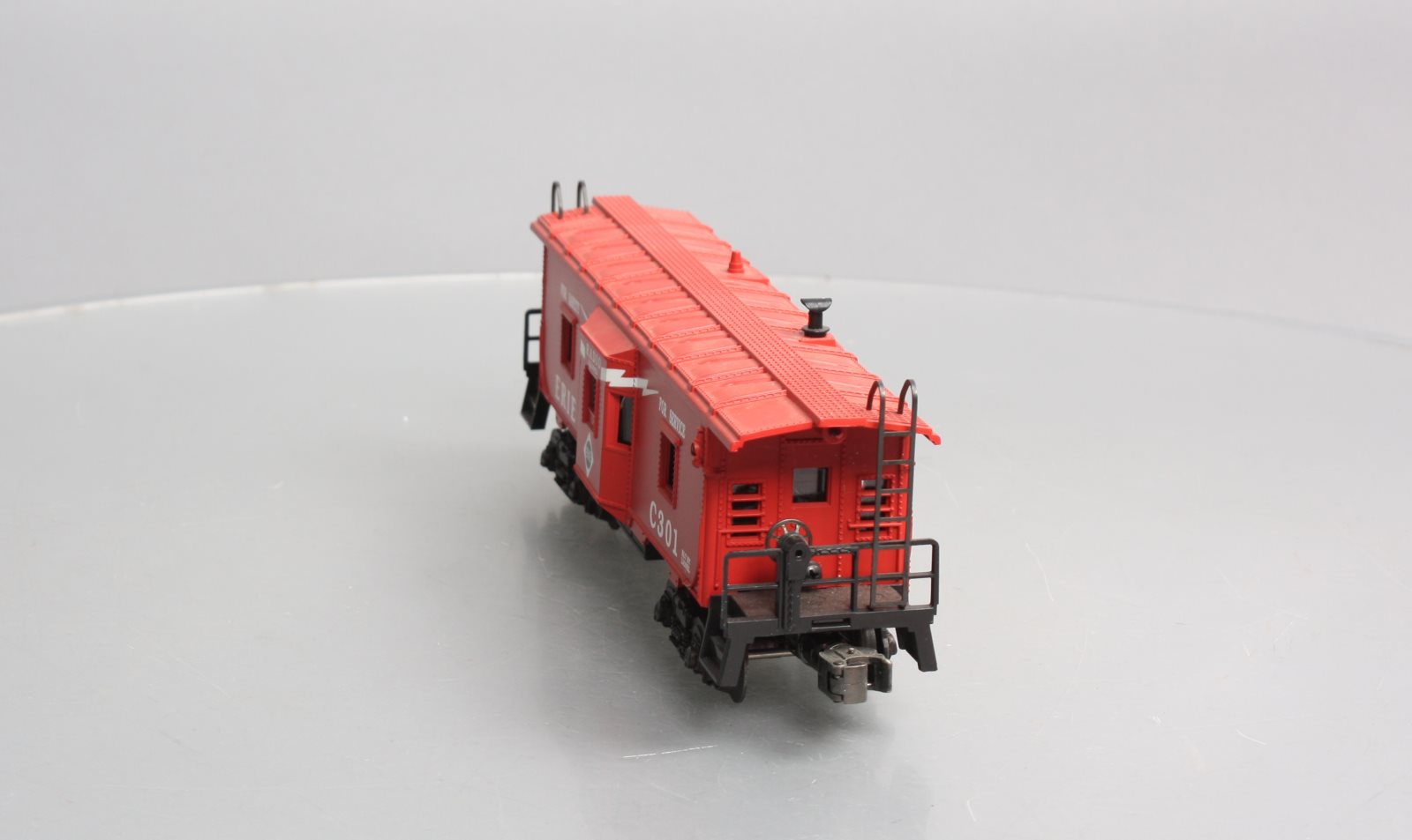 Lionel 6-19742 O Gauge Erie Bay Window Caboose with Crewtalk #301