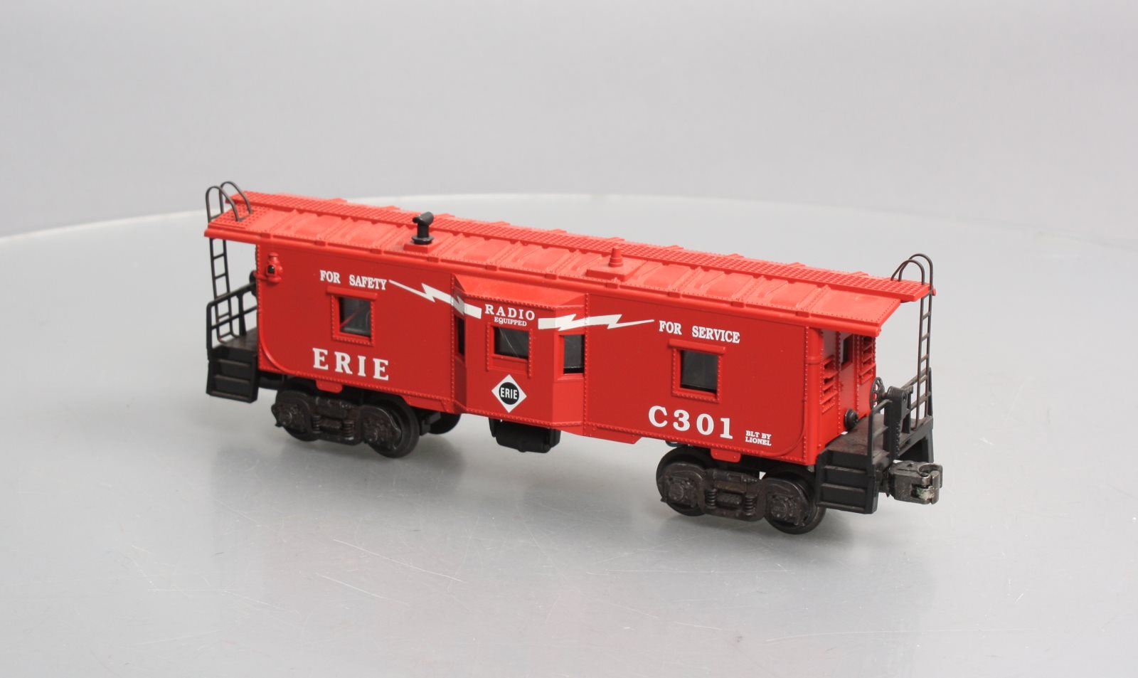 Lionel 6-19742 O Gauge Erie Bay Window Caboose with Crewtalk #301