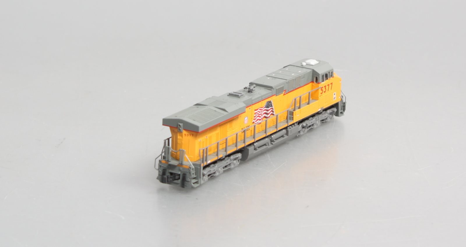 Kato 176-8942 N Union Pacific GE ES44AC Diesel Locomotive #5377