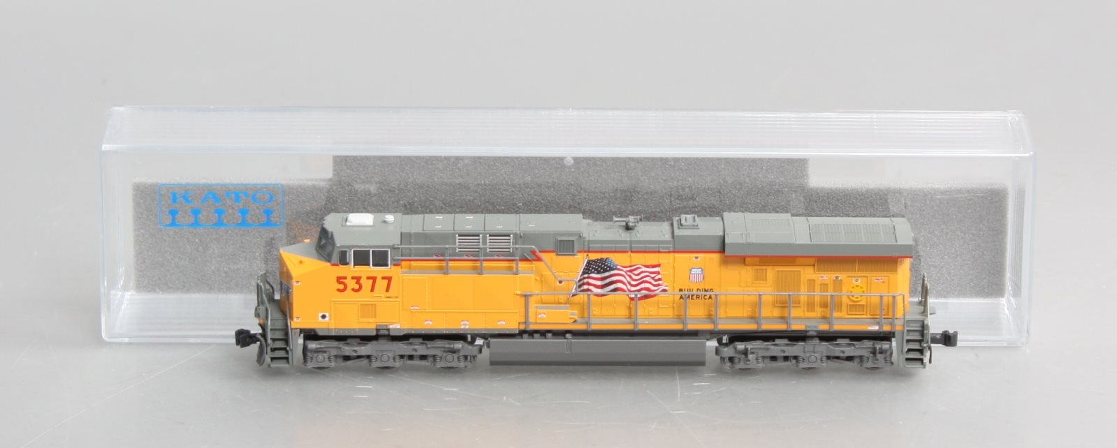 Kato 176-8942 N Union Pacific GE ES44AC Diesel Locomotive #5377