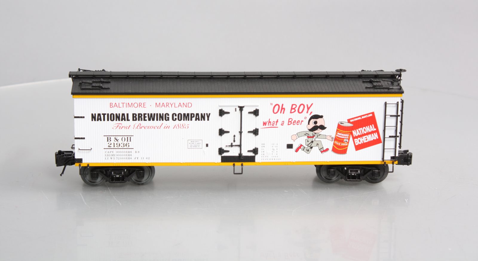 Atlas 3001571-2 O Gauge National Bohemian Road 40' Wood Reefer #21936 NIB