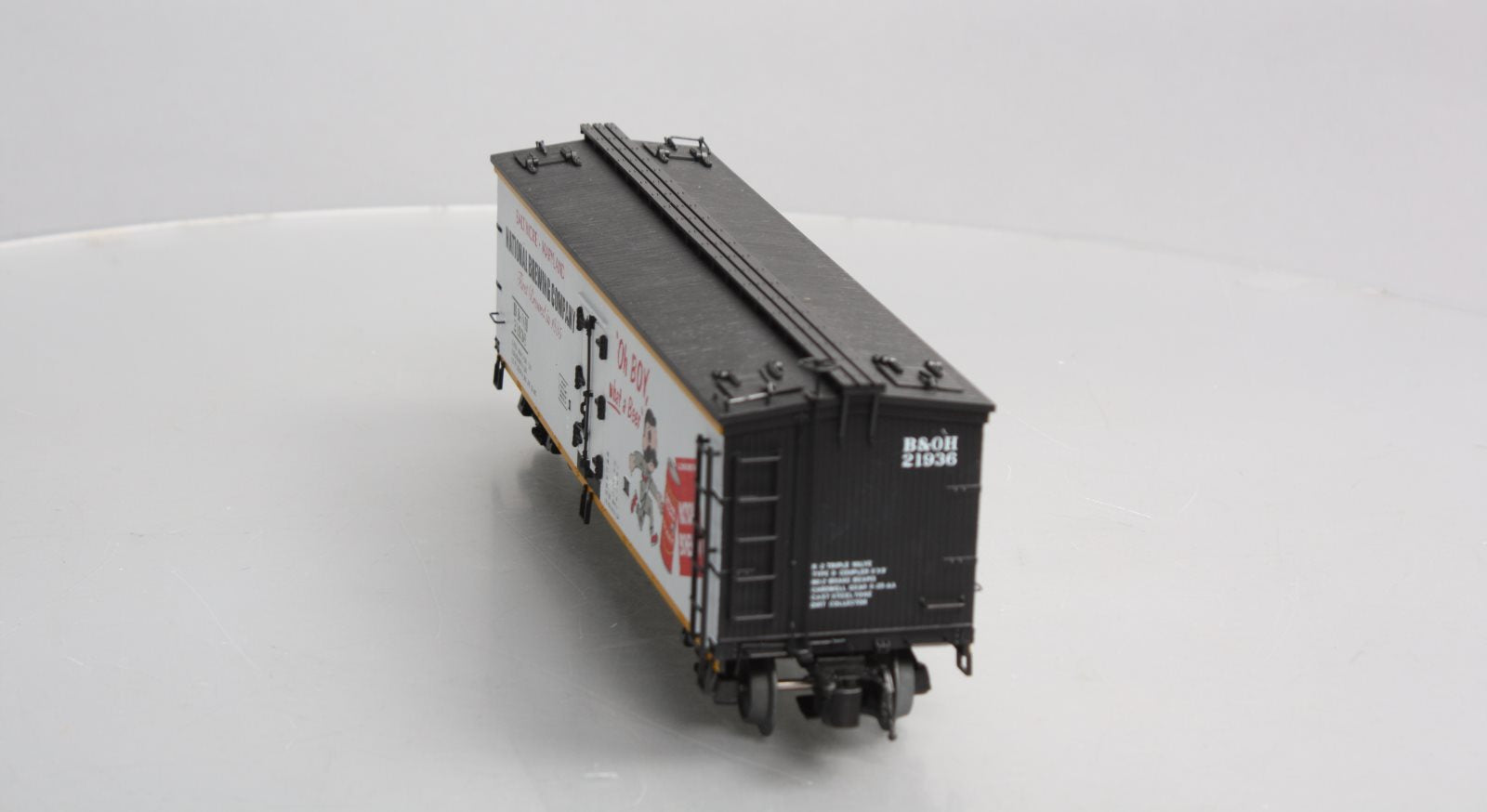 Atlas 3001571-2 O Gauge National Bohemian Road 40' Wood Reefer #21936 NIB