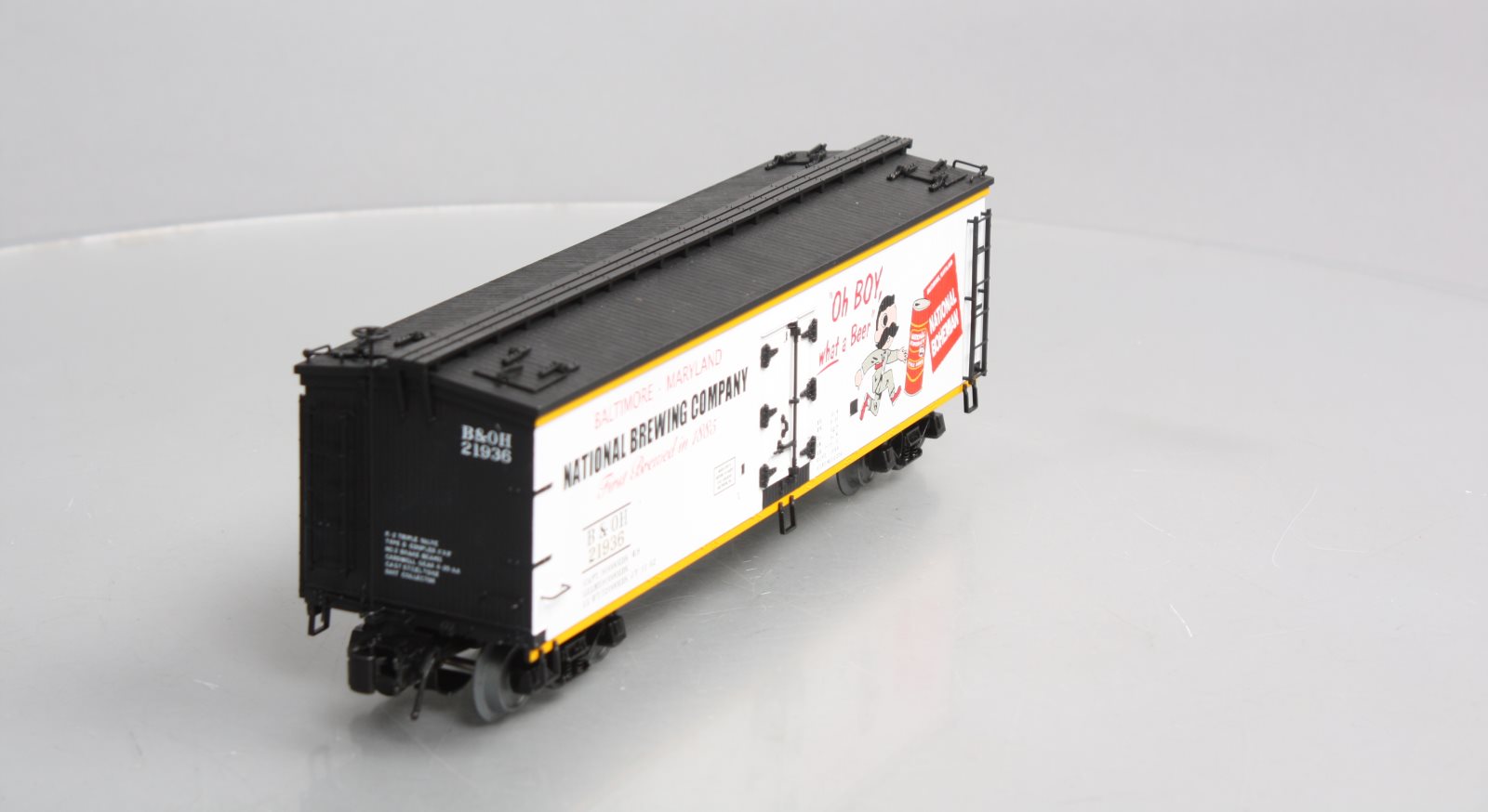 Atlas 3001571-2 O Gauge National Bohemian Road 40' Wood Reefer #21936 NIB