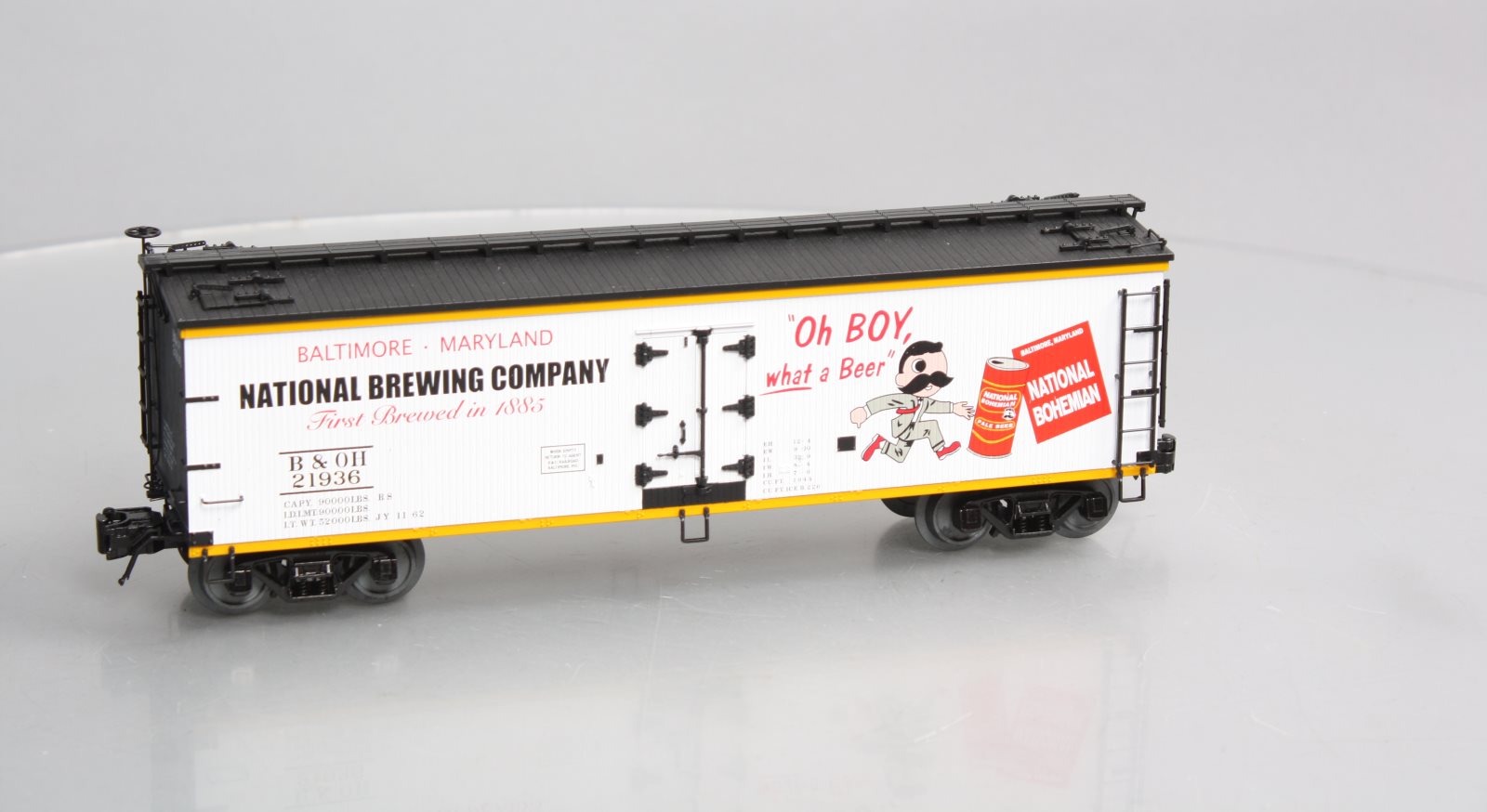 Atlas 3001571-2 O Gauge National Bohemian Road 40' Wood Reefer #21936 NIB