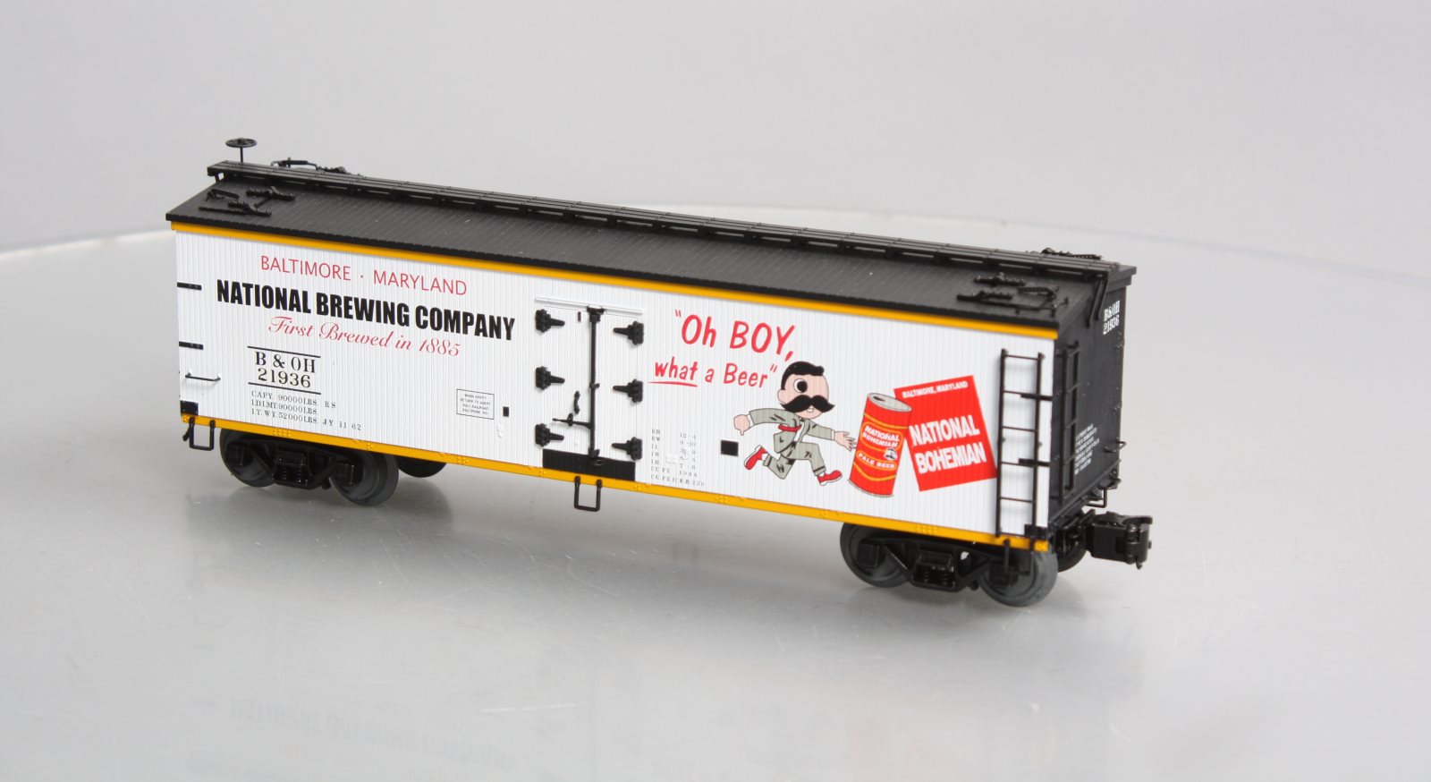 Atlas 3001571-2 O Gauge National Bohemian Road 40' Wood Reefer #21936 NIB
