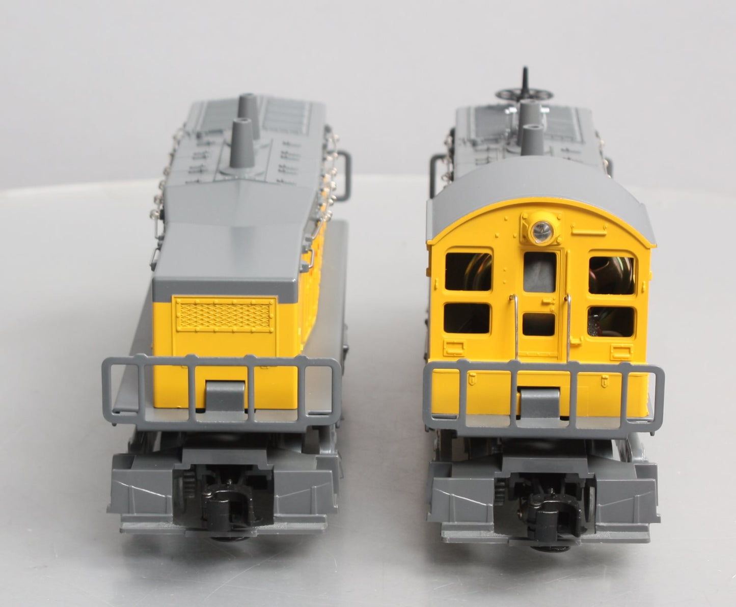 Lionel 6-18939 O Gauge Union Pacific NW2 Diesel Switcher 2-Unit Set #1875/1875B NIB