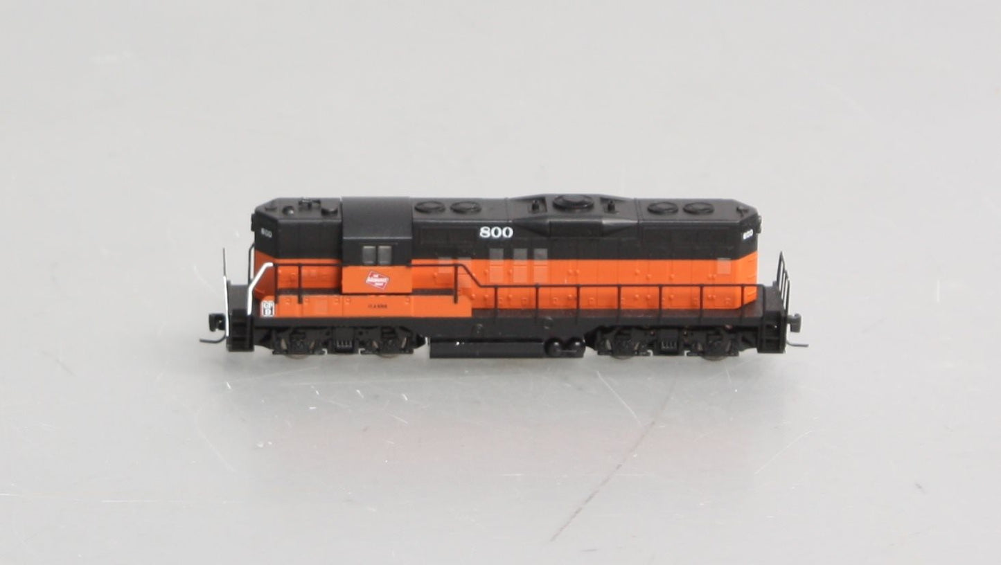 Micro-Trains 98201041 Z Milwaukee Road EMD GP9 Powered Diesel Locomotive #800