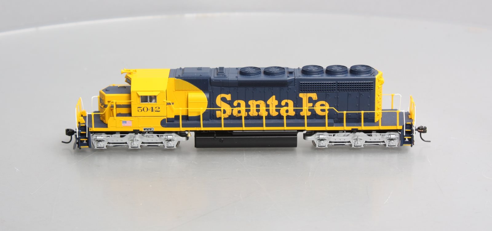 クマタ貿易(ALCO)HOゲージ EMD SD-40-2 未塗装完成品