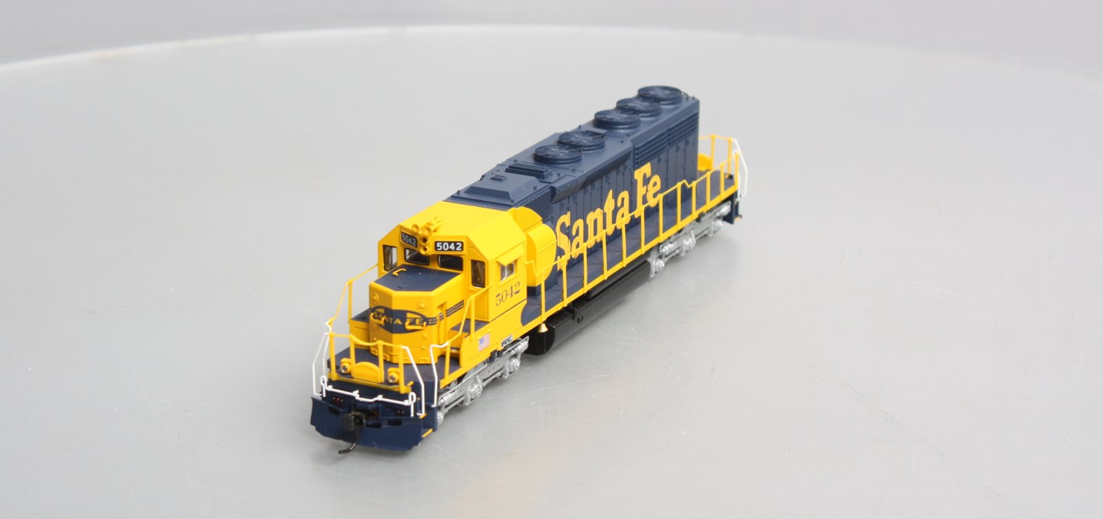 Broadway Limited 5001 HO Santa Fe EMD SD40-2 Low Hood Diesel Loco w/Sound #5042
