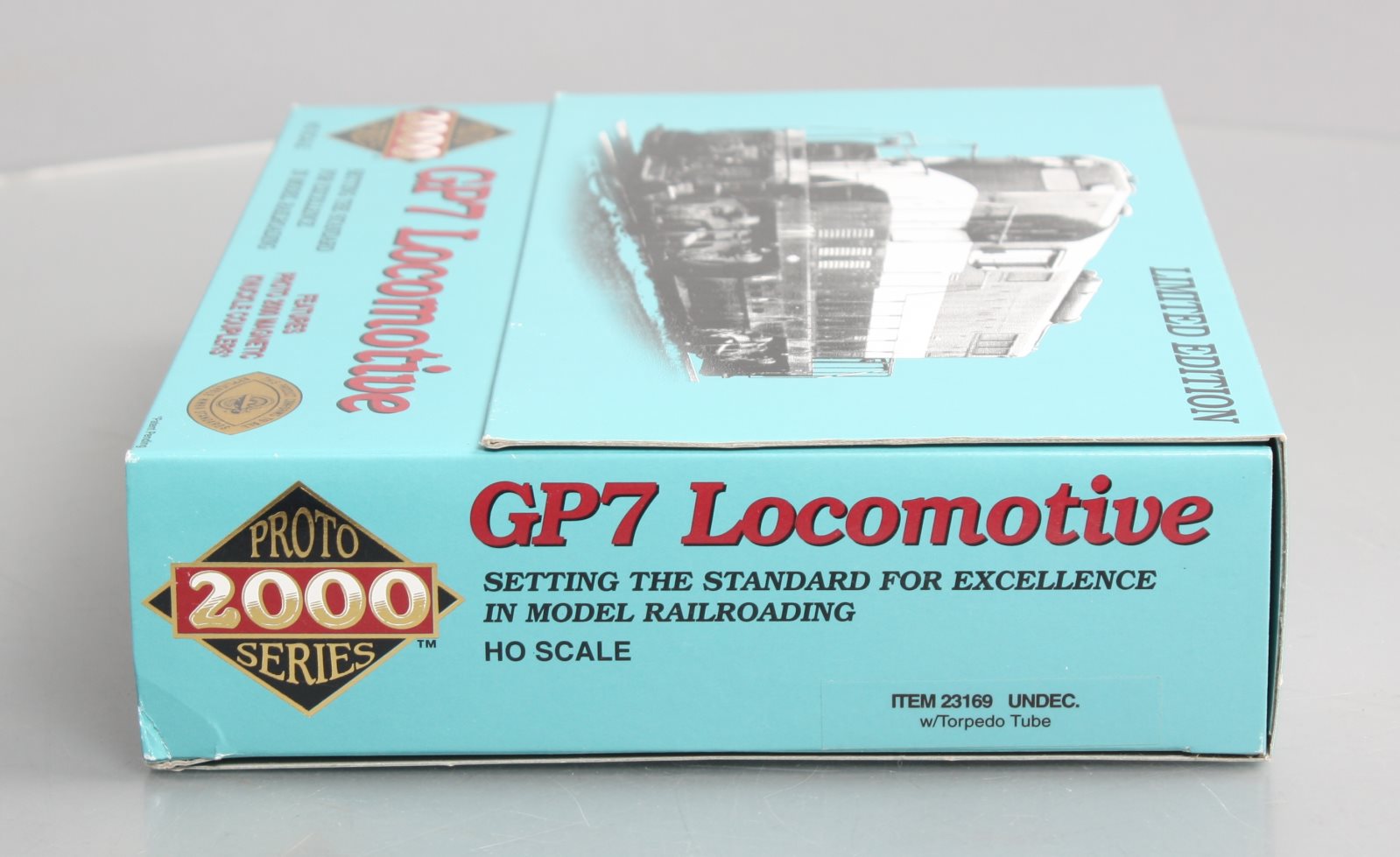 Proto 2000 23169 HO Undecorated GP7 Diesel Locomotive w/ Torpedo Tube LN/Box