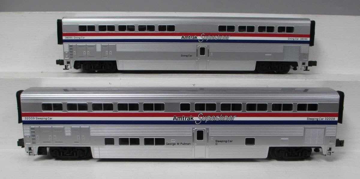 MTH 20-6539 O Amtrak 3 Stripe SuperLiner Slpr/Diner Passenger Car Set (Set of 2) NIB