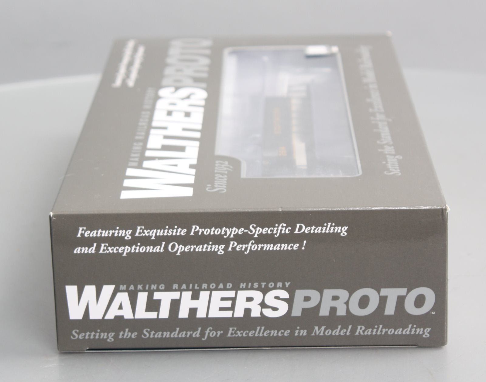 Walthers 920-48864 Proto HO Scale EMD GP30 Std SOU #2614
