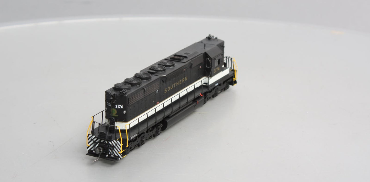 Athearn 88518 HO SOU/Black/Off White RTR SD40 Diesel Loco w/DCC/Snd #3174A