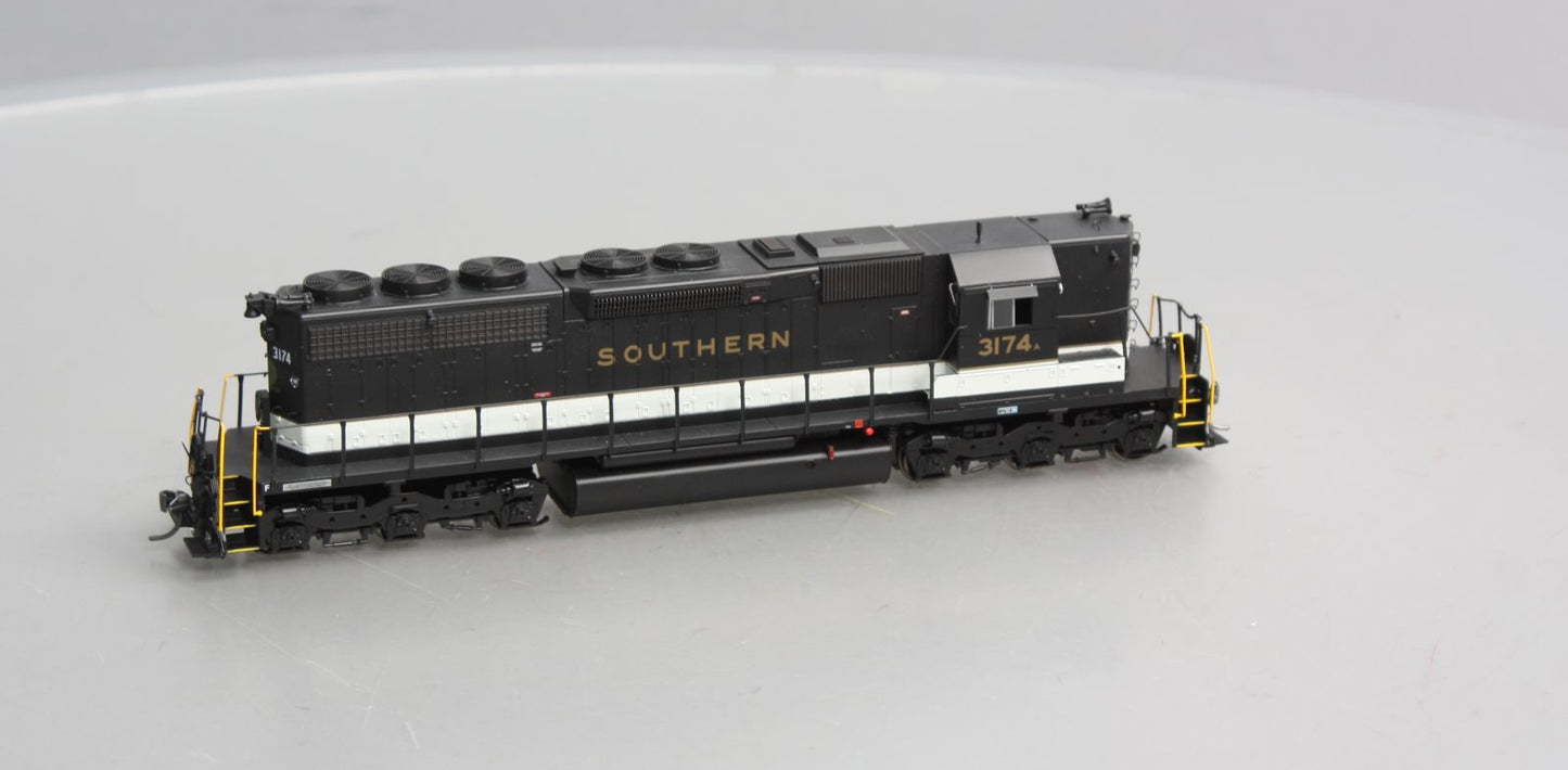 Athearn 88518 HO SOU/Black/Off White RTR SD40 Diesel Loco w/DCC/Snd #3174A