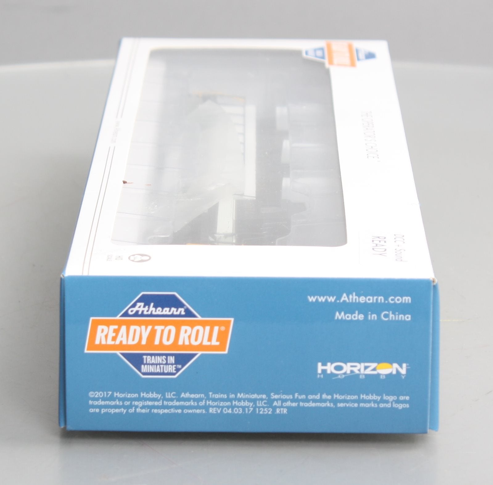 Athearn 88518 HO SOU/Black/Off White RTR SD40 Diesel Loco w/DCC/Snd #3174A