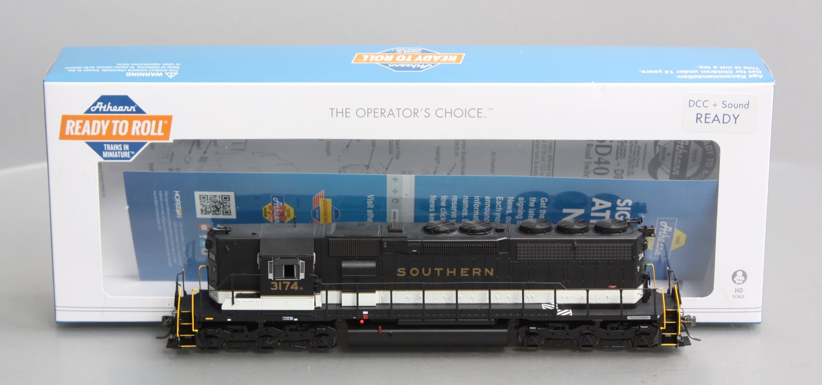Athearn 88518 HO SOU/Black/Off White RTR SD40 Diesel Loco w/DCC/Snd #3174A