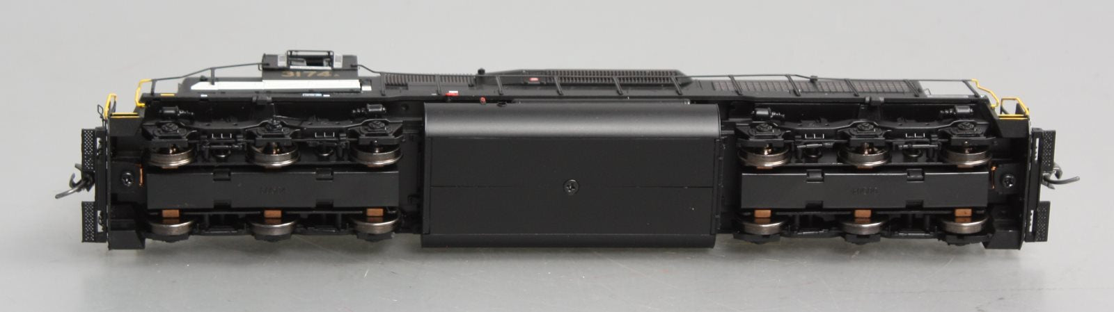 Athearn 88518 HO SOU/Black/Off White RTR SD40 Diesel Loco w/DCC/Snd #3174A