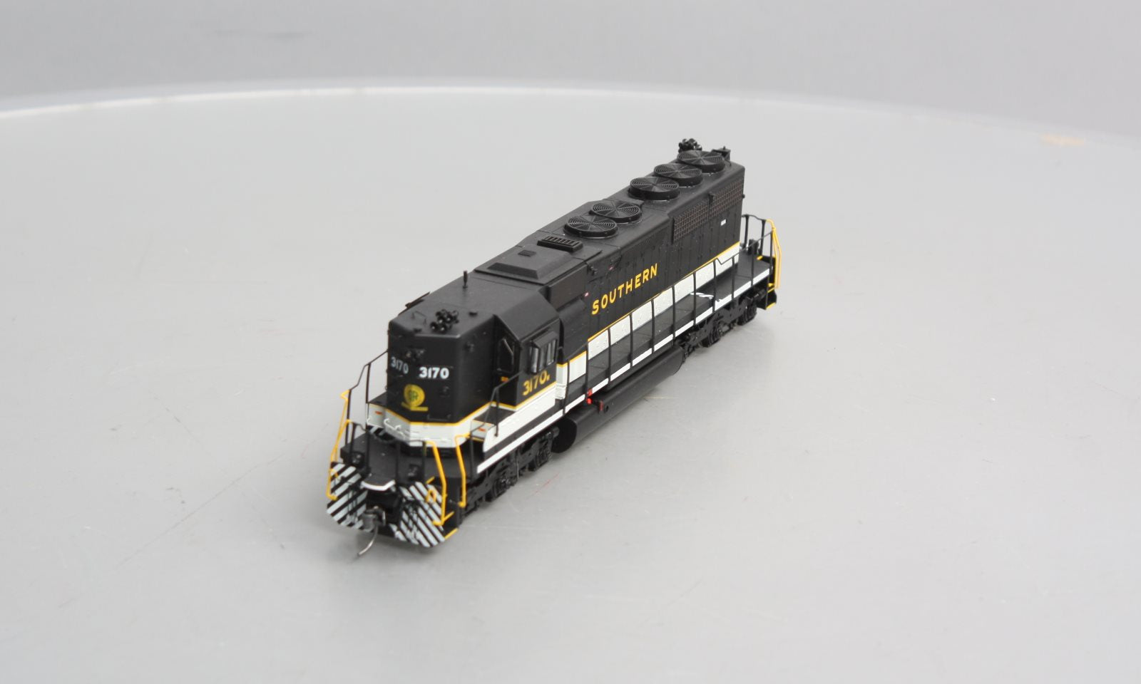 Athearn 88515 HO Norfolk Southern Heritage RTR Black/White SD40 Diesel #3170 W