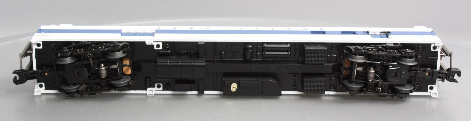 MTH 20-68201 Long Island 70' RPO Passenger Car