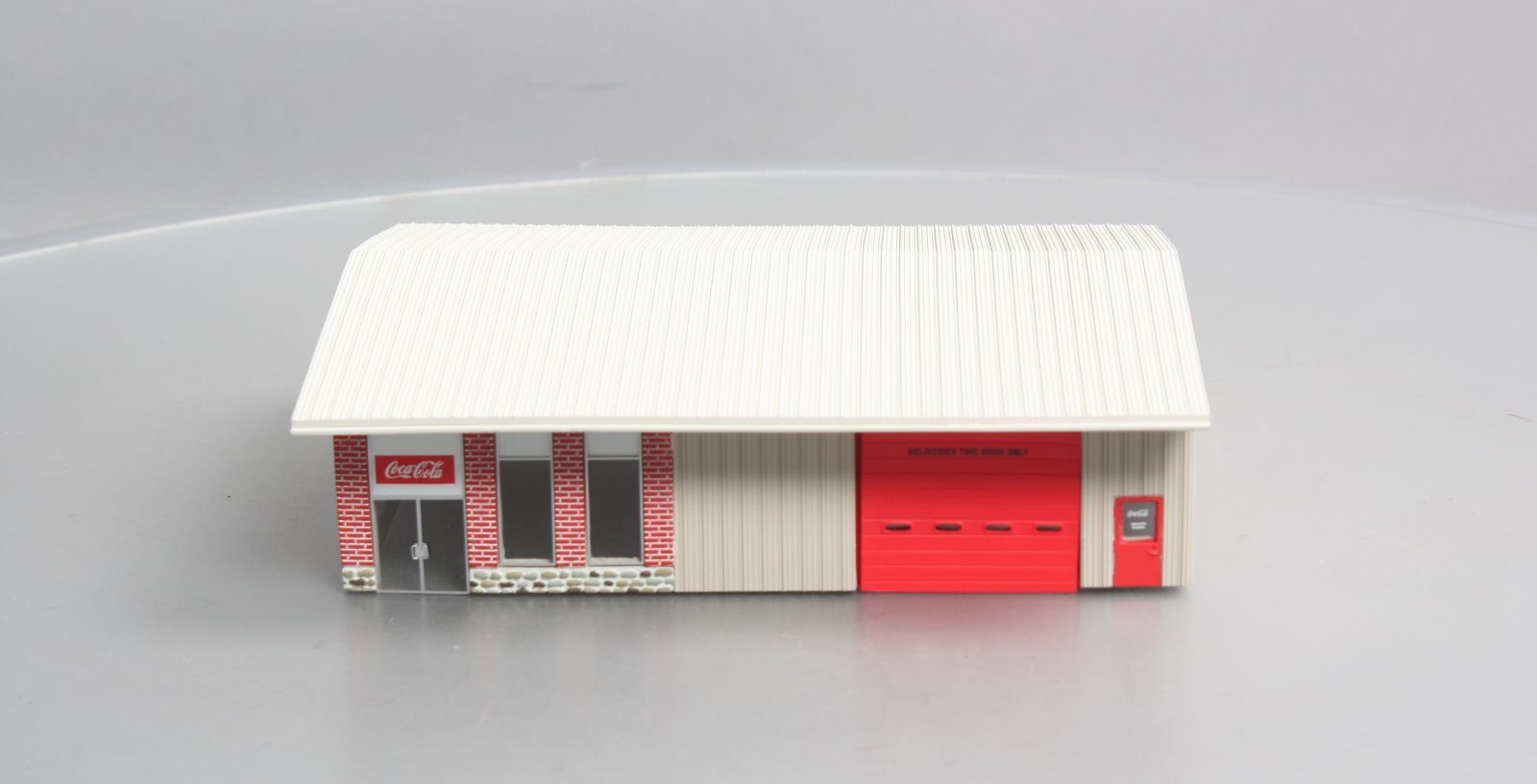 Athearn 95912 HO Coca-Cola Distribution Center EX/Box
