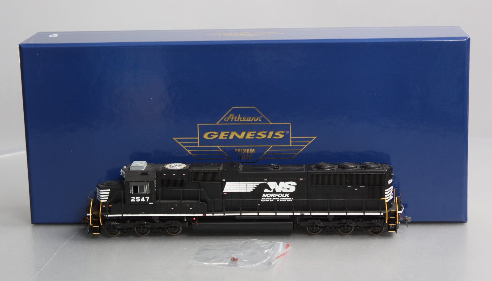 Athearn G70612 HO Norfolk Southern SD70 Diesel Locomotive w/DCC & Sound #2547