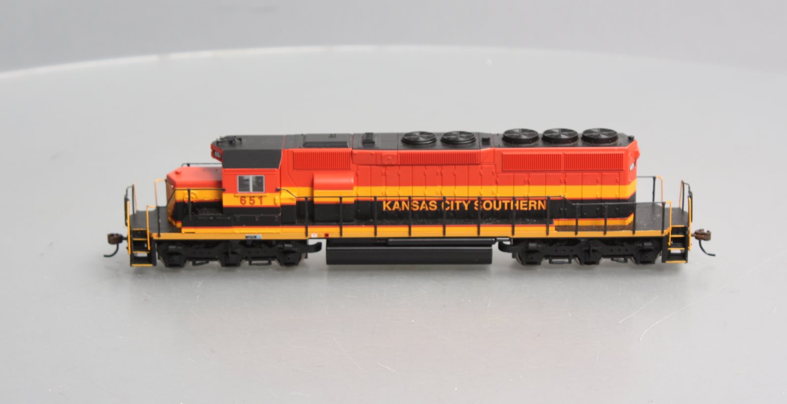 Bachmann 鉄道 Light 2-8-2 - Nickel Plate Road #587 w/Long Tender [54407