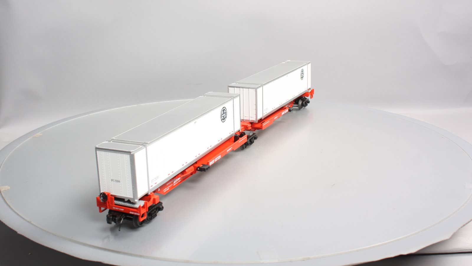 MTH 20-95178 O BNSF Spine Car Set with 2 48' Containers (Set of 2)
