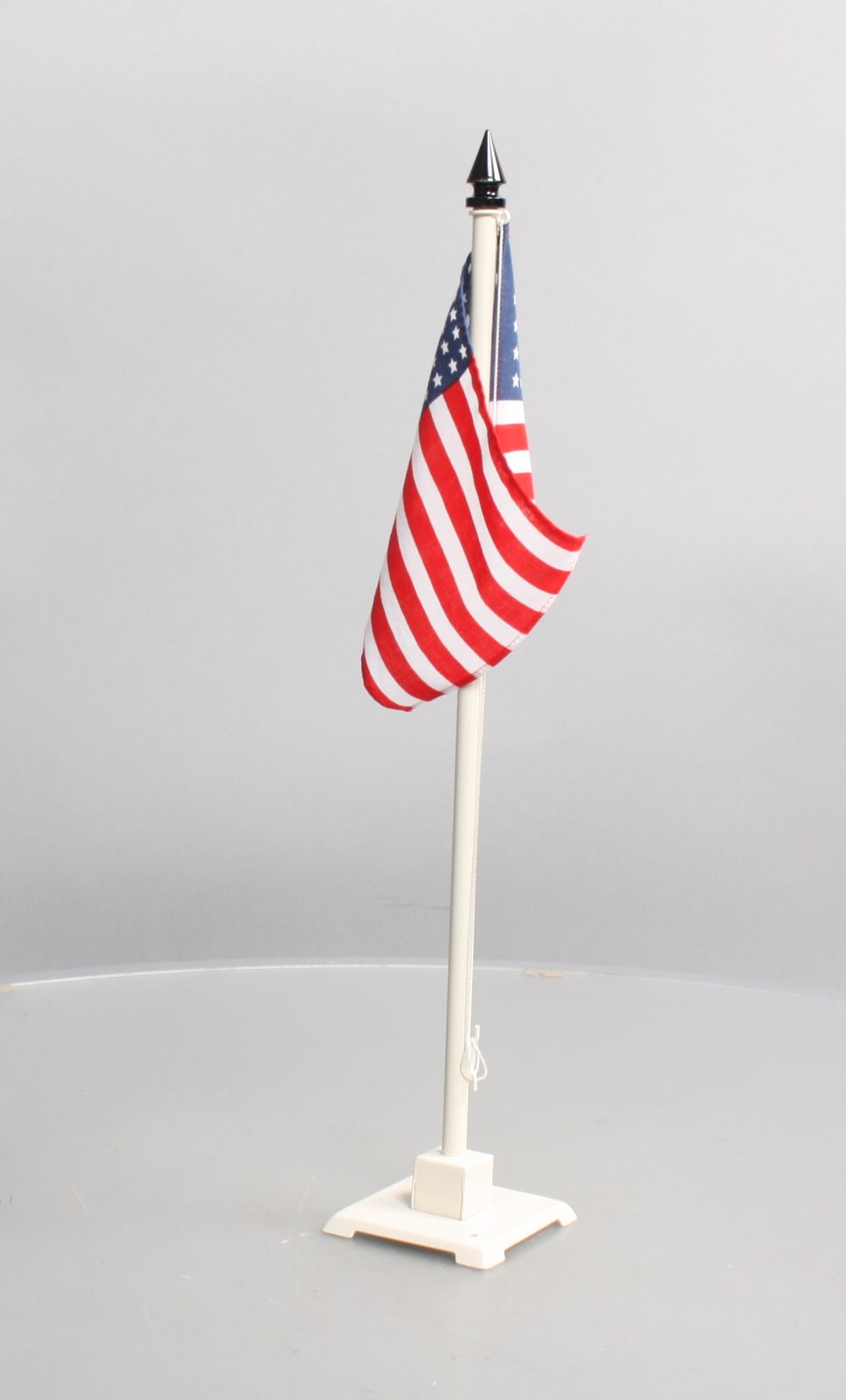 MTH 11-90067 No. 89 STD. GAUGE FLAG POLE & AMERICAN FLAG