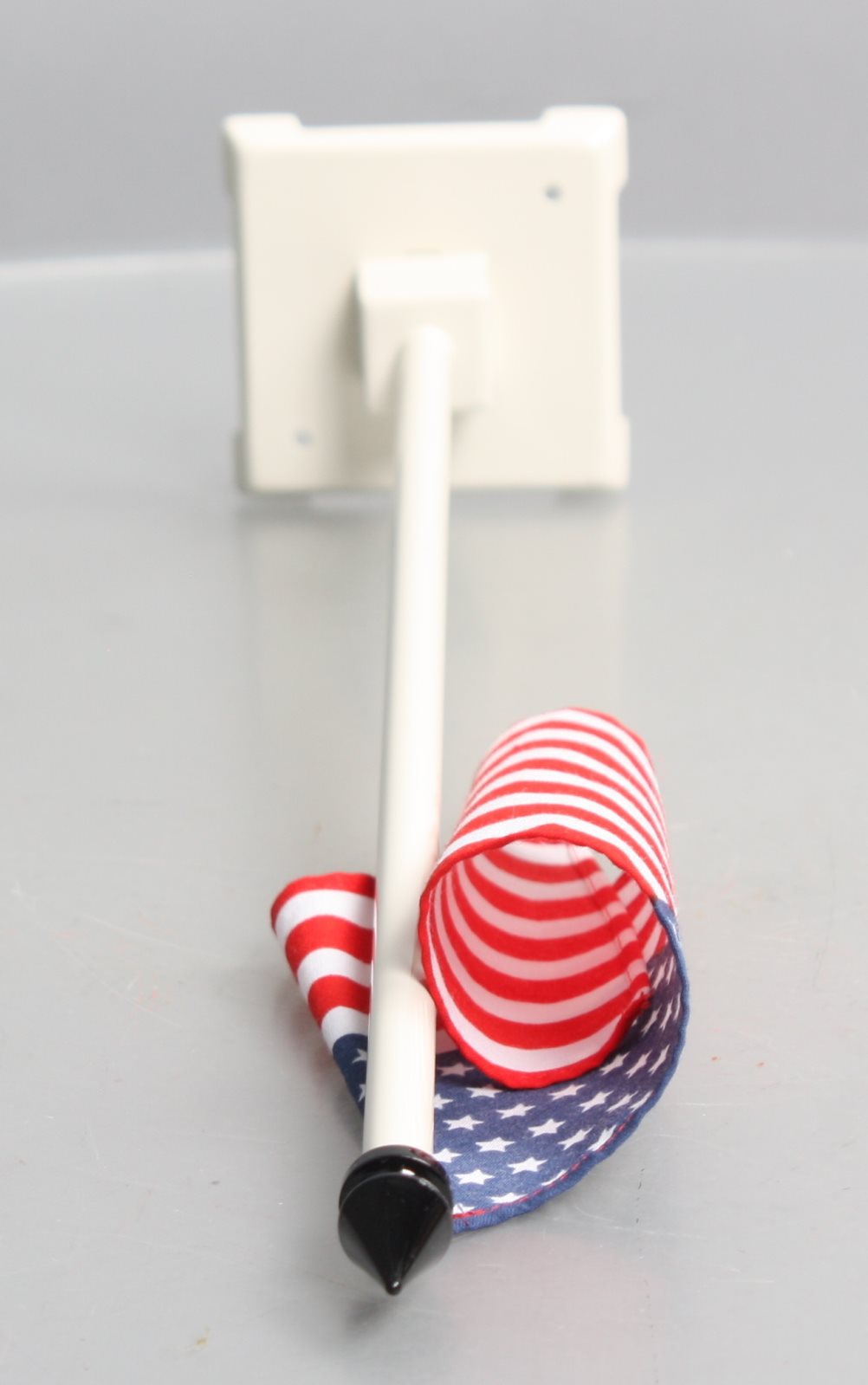 MTH 11-90067 No. 89 STD. GAUGE FLAG POLE & AMERICAN FLAG