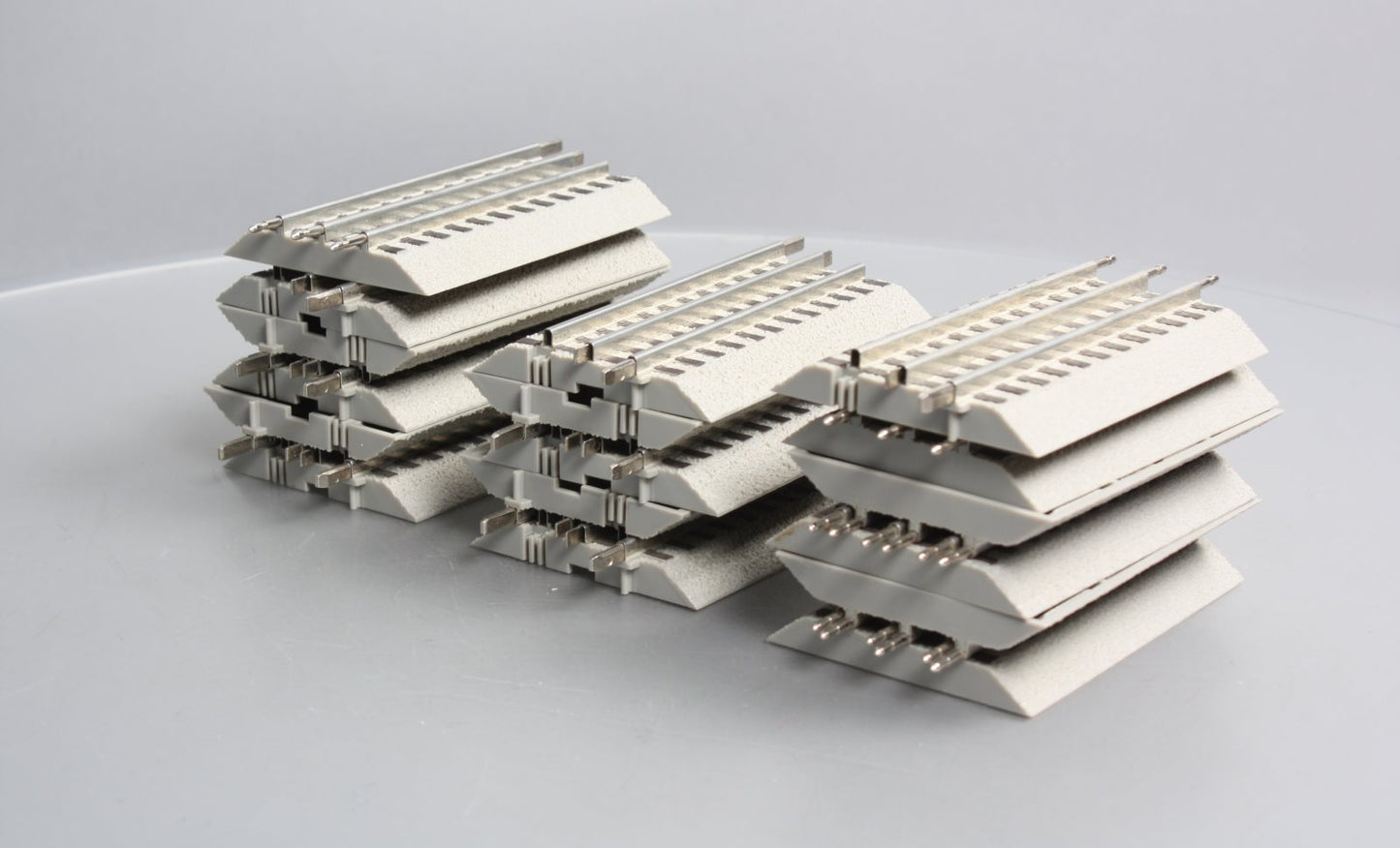 Lionel 6-12024 O 5" Straight FasTrack Section (17) EX