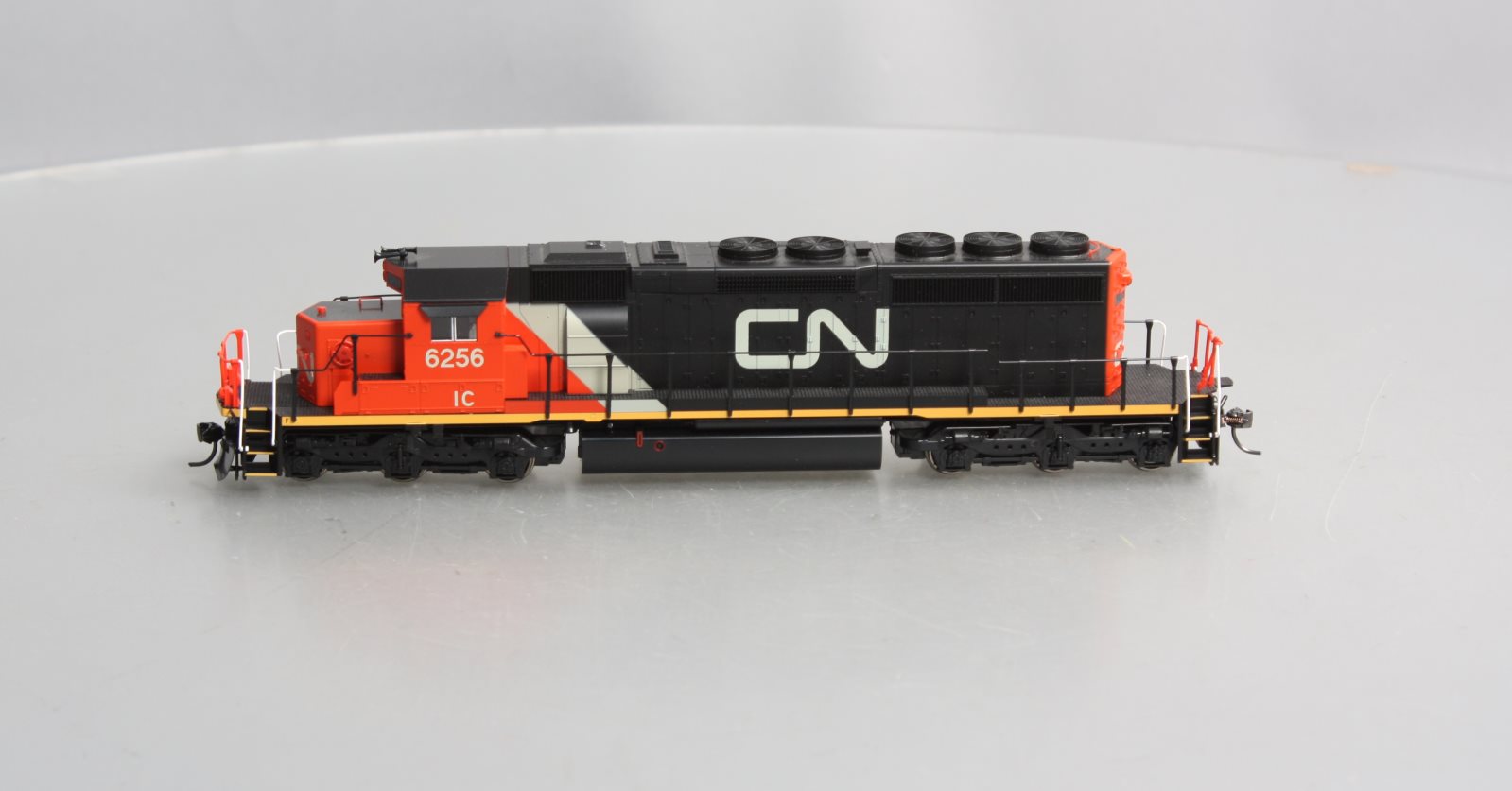Kato 37-6603A HO Scale Canadian National SD40-2 Diesel Engine #6256