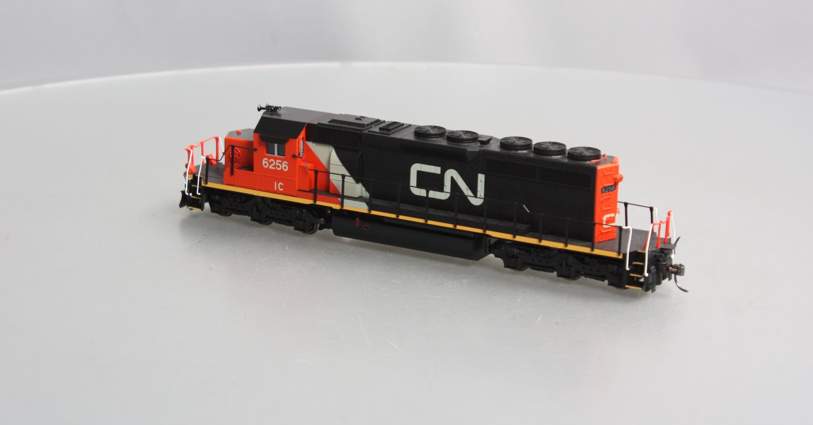 Kato 37-6603A HO Scale Canadian National SD40-2 Diesel Engine #6256