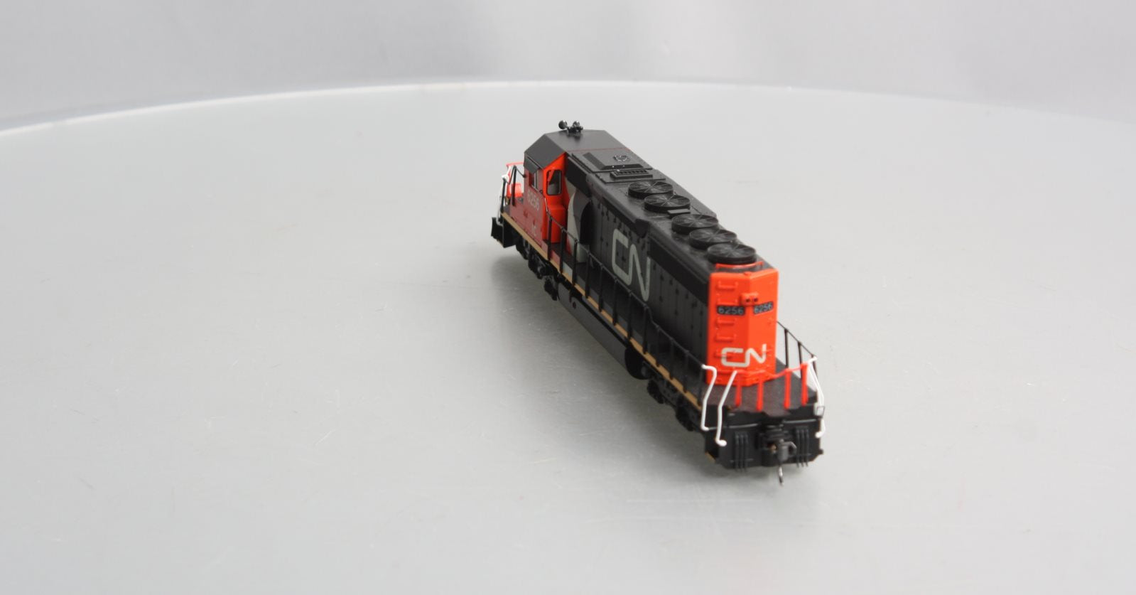 Kato 37-6603A HO Scale Canadian National SD40-2 Diesel Engine #6256
