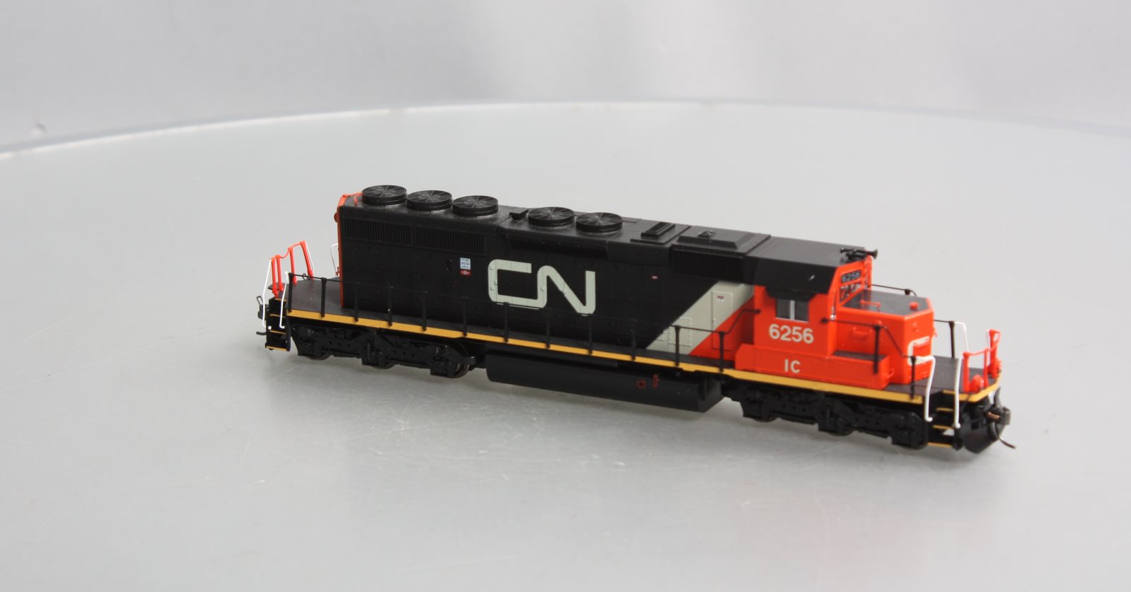 Kato 37-6603A HO Scale Canadian National SD40-2 Diesel Engine #6256