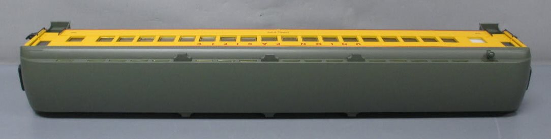 Aristo-Craft 31308 G UP "Council Bluffs" Heavyweight Coach Car - Metal Wheels