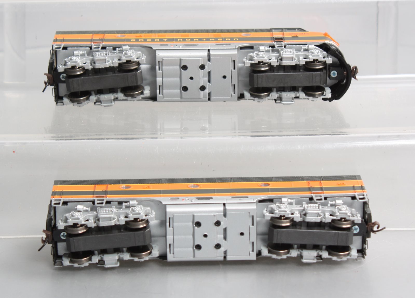 Athearn G2527 HO Scale Great Northern F-3A/F-3B Diesel Set #353A & #353B LN/Box