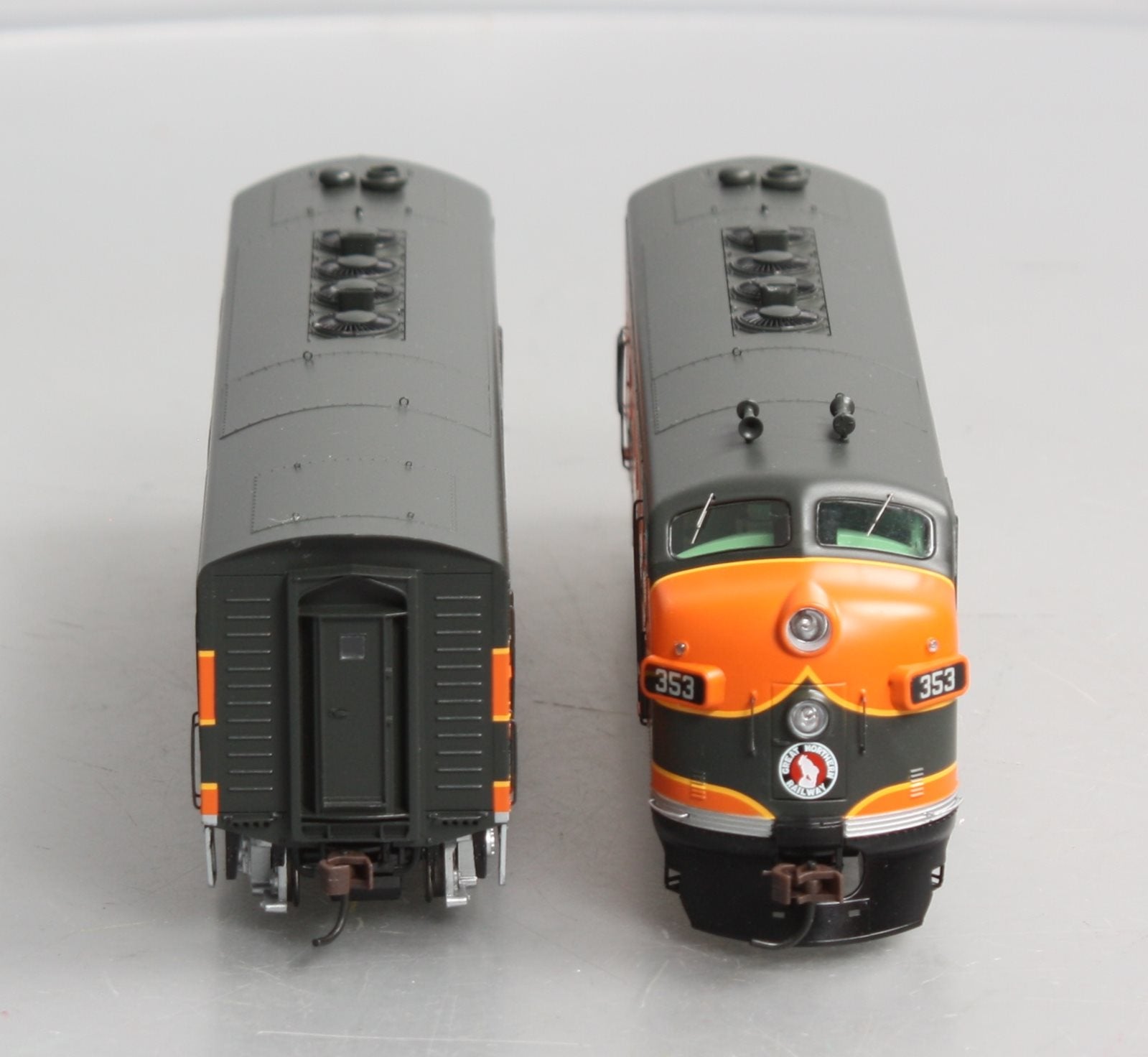 Athearn G2527 HO Scale Great Northern F-3A/F-3B Diesel Set #353A & #353B LN/Box