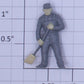 Lionel 3434-10 Off-White Painted Light Gray Chicken Sweeper Figure