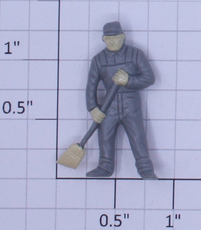 Lionel 3434-10 Off-White Painted Light Gray Chicken Sweeper Figure