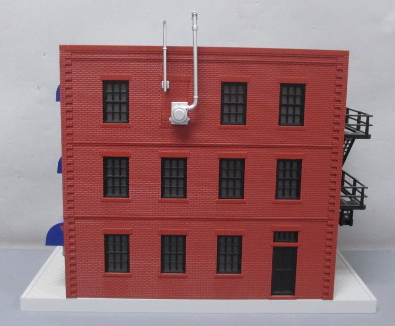 MTH 30-90050 O Assembled Girardini's Italian 3-Story Restaurant w/Blinking Sign EX/Box