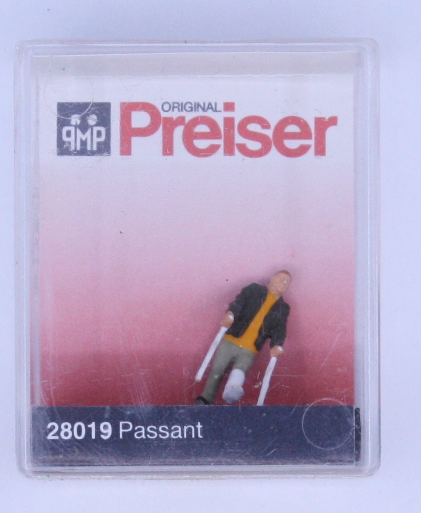 Preiser 28019 HO Man with Broken Leg on Crutches Figure