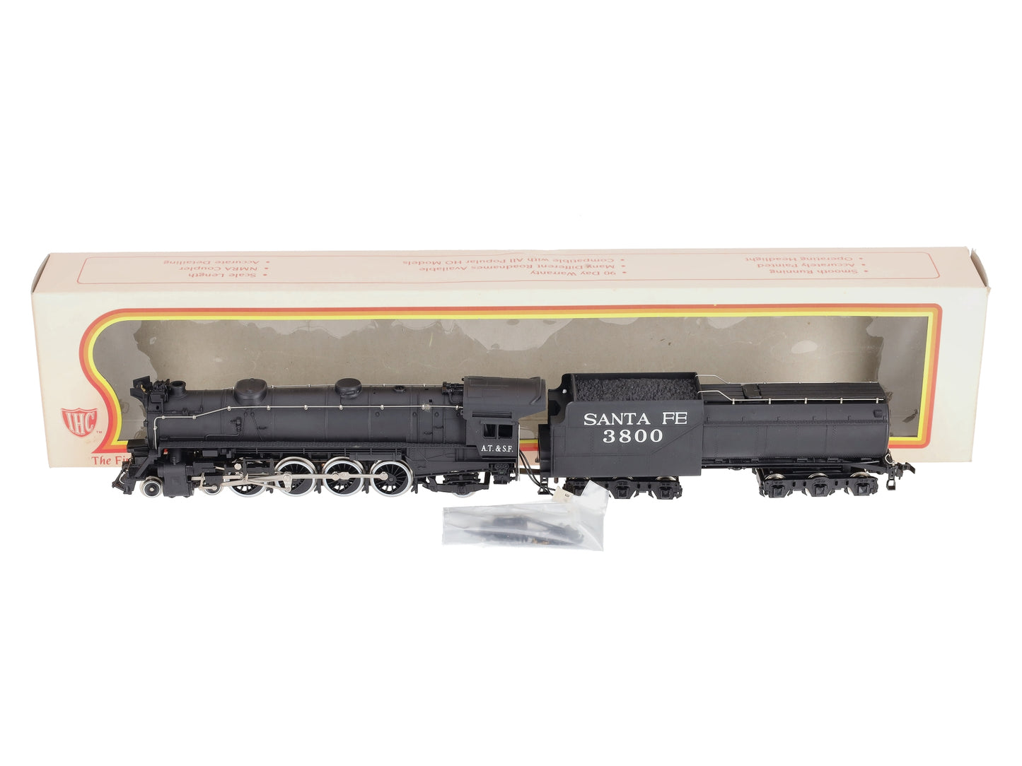 IHC M630 HO Scale Santa Fe Mountain 4-8-2 Steam Locomotive & Tender #3800 LN/Box