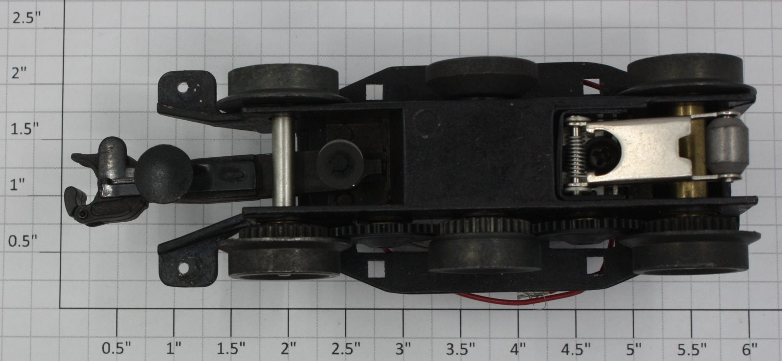 Lionel 18222-572 6-Wheel Motor Truck Chassis with Field Coil and Collector