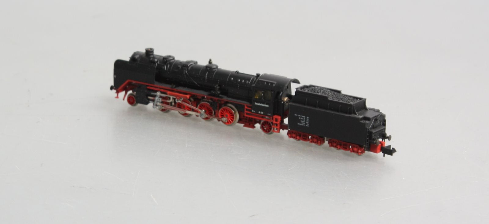Arnold 2511 N Scale DR Deutsche Reichsbahn Locomotive  and Tender #41 001 LN/Box
