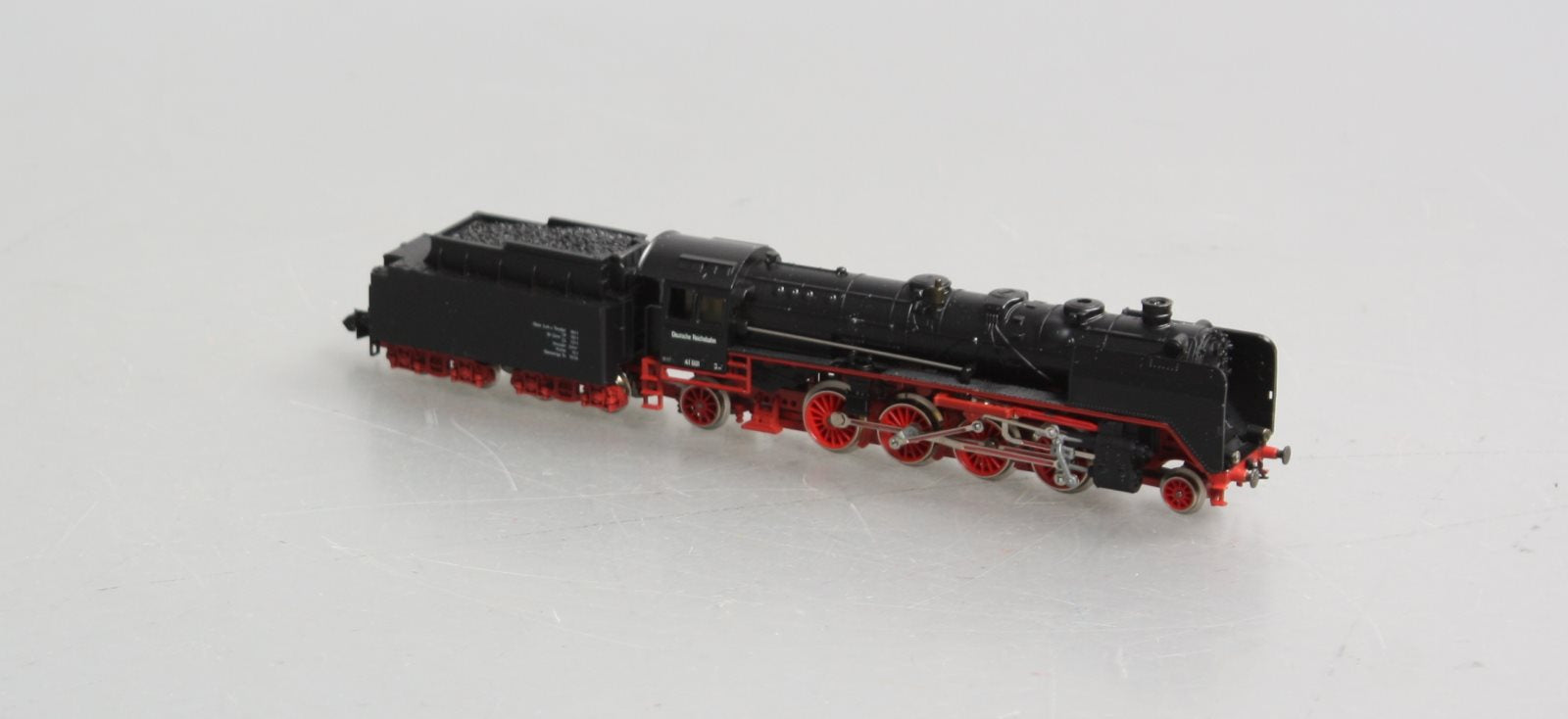 Arnold 2511 N Scale DR Deutsche Reichsbahn Locomotive  and Tender #41 001 LN/Box