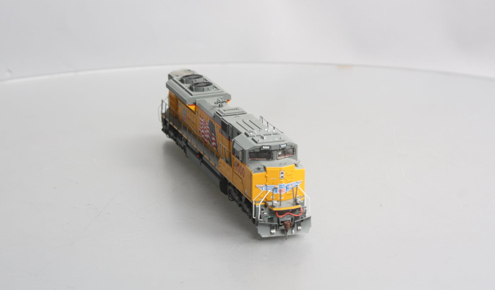 Athearn G89830 HO Union Pacific SD70ACe Diesel Locomotive with DCC & Sound #9000